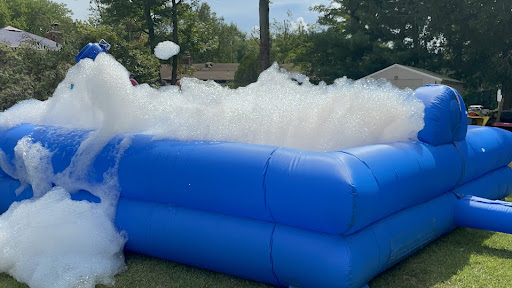 How to throw the ultimate foam party